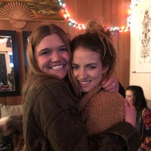 Meet your Posher, Chloe